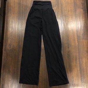 Lululemon wide leg yoga pants black size 2